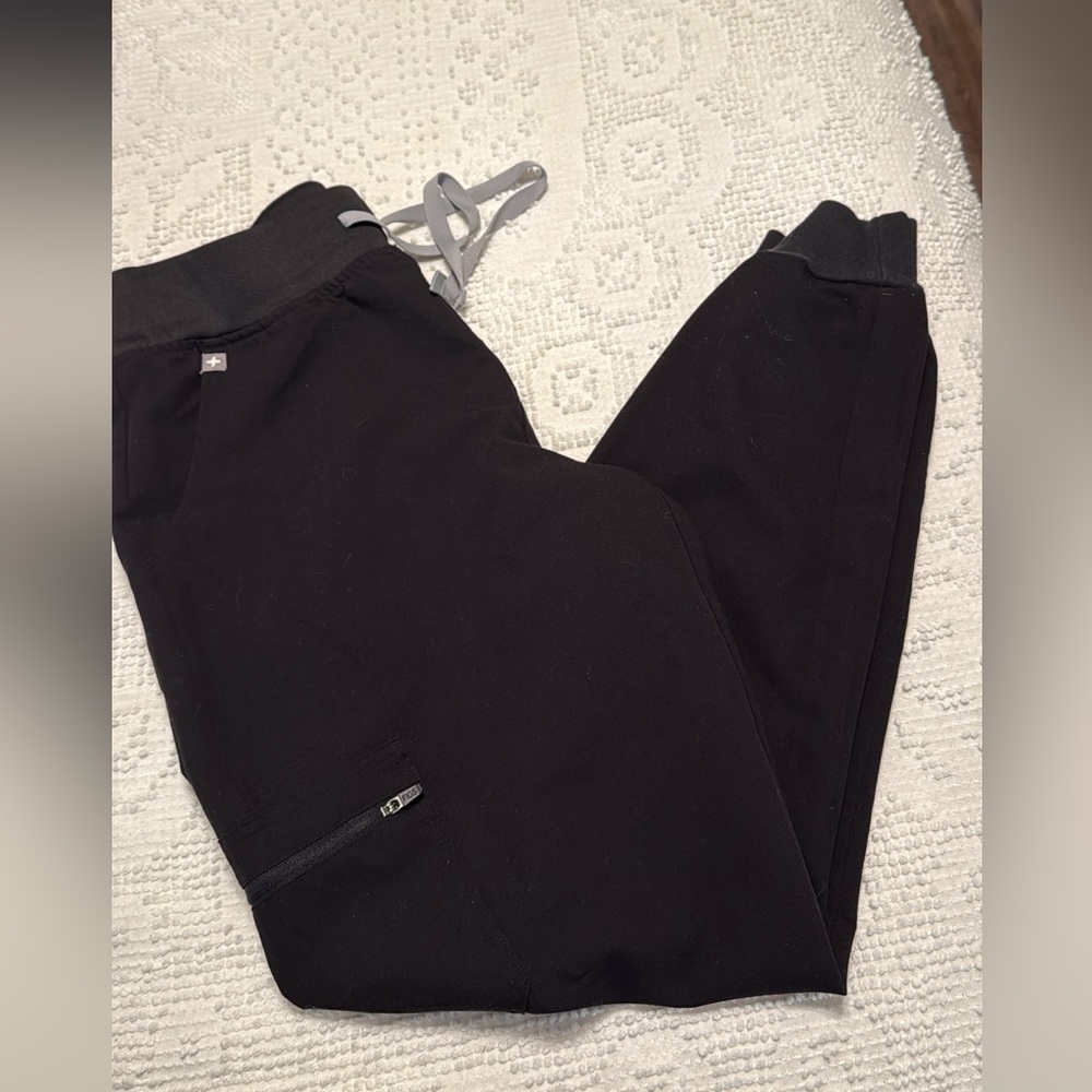 Black figs jogger pant